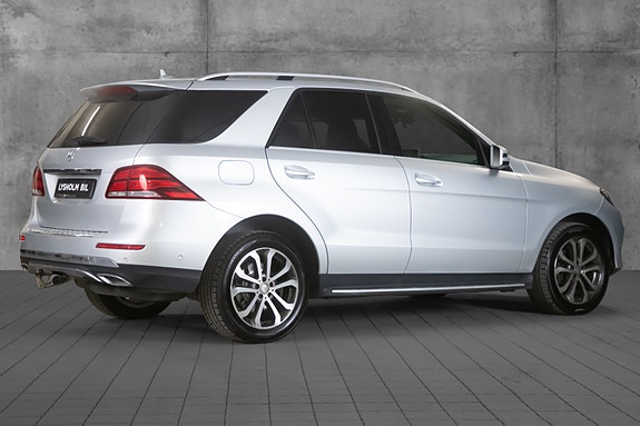 Mercedes-Benz GLE250 d 2 of 5
