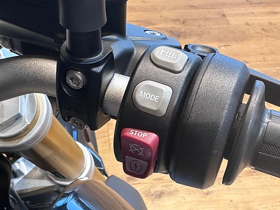 BMW R 1200 R "Fullutstyrt" med koffertsett 9 of 10