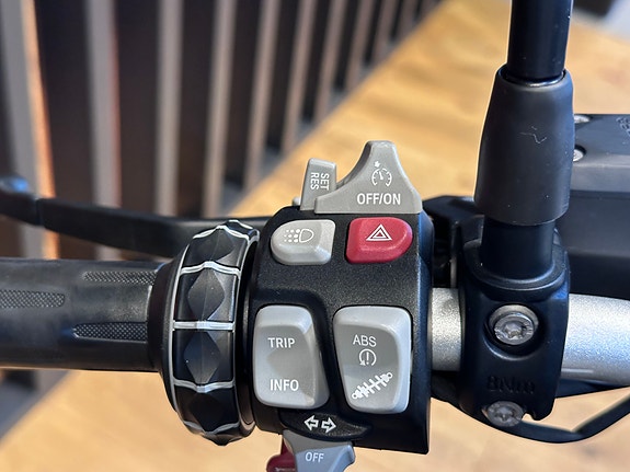 BMW R 1200 R "Fullutstyrt" med koffertsett 8 of 10