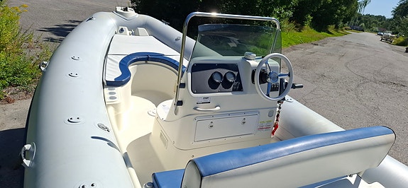 2007 Zodiac Medline II m/Evinrude 150 E-tec // deilig badebåt! 4 of 8