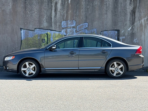 Volvo S80 4 of 5