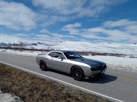 Dodge Challenger 4 of 9