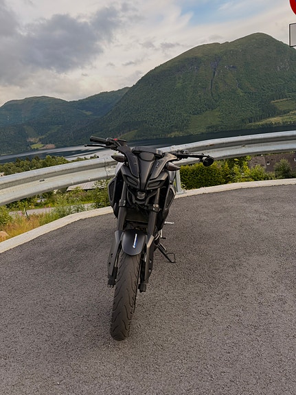 Yamaha MT-125 3 of 9