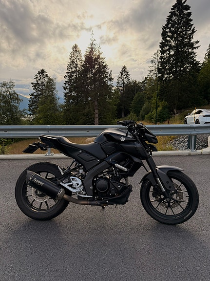 Yamaha MT-125 7 of 9