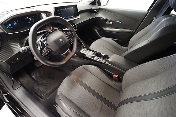 Peugeot e-208 6 of 17