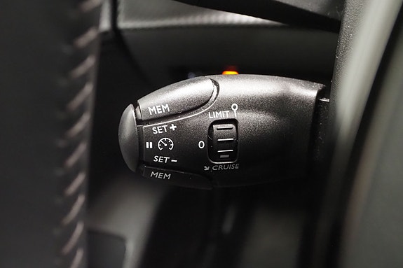 Peugeot e-208 14 of 17