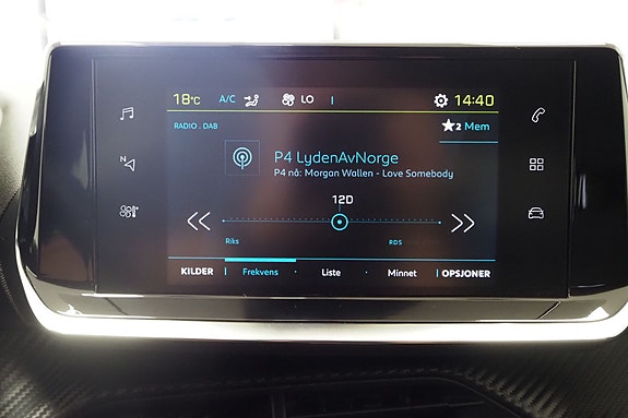 Peugeot e-208 15 of 17