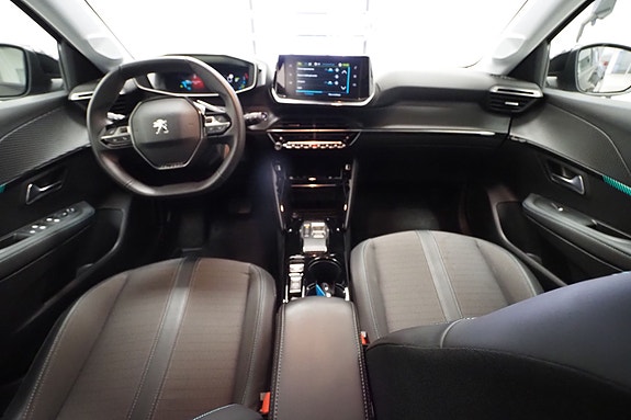 Peugeot e-208 10 of 17