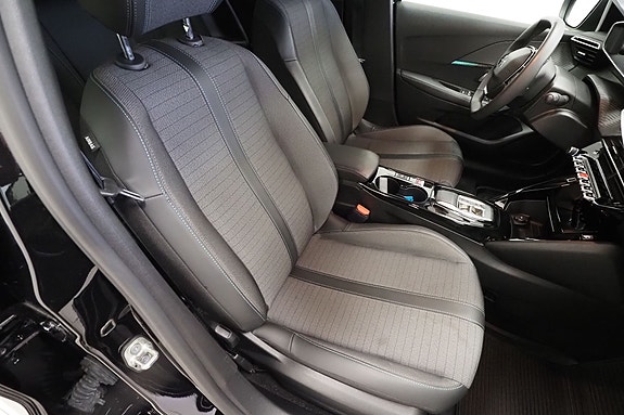 Peugeot e-208 7 of 17
