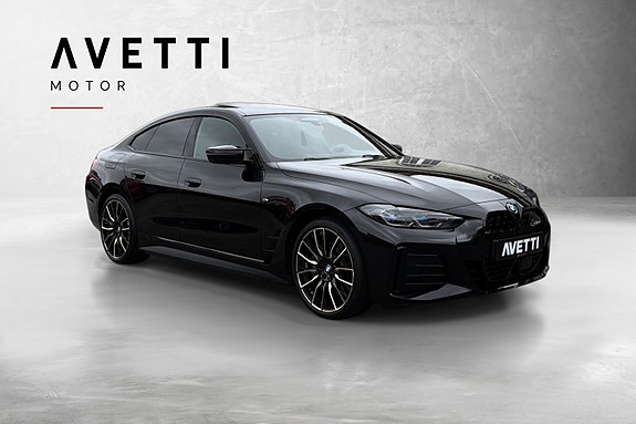 BMW i4 3 of 5