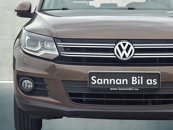 Volkswagen Tiguan 2 of 5