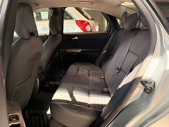 Volvo S40 25 of 30