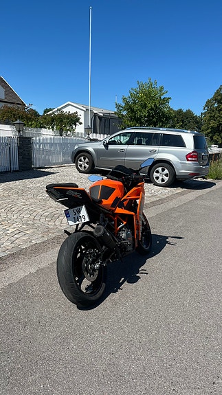KTM RC 390 4 of 8