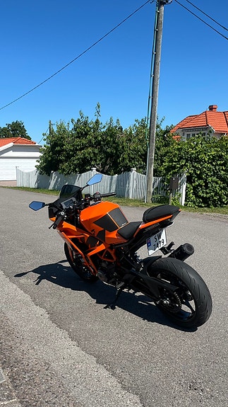 KTM RC 390 2 of 8
