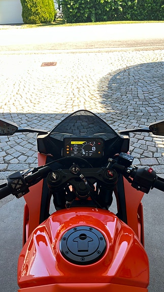 KTM RC 390 7 of 8