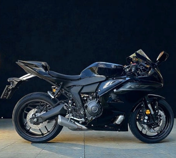 Yamaha R7 3 of 5