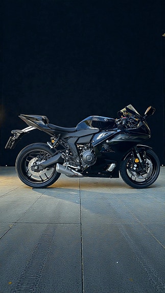 Yamaha R7 4 of 5