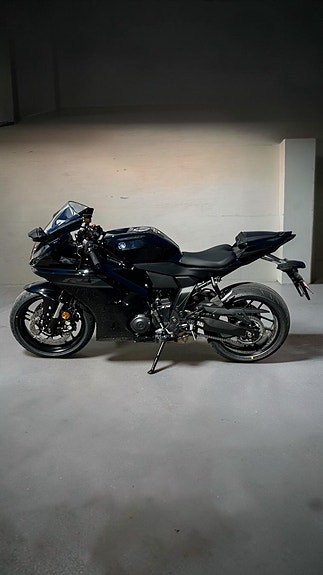 Yamaha R7 5 of 5