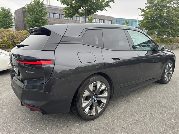 BMW iX 4 of 26