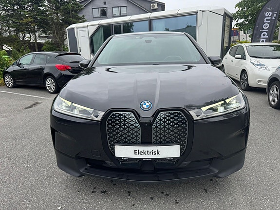 BMW iX 5 of 26