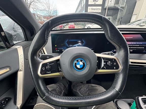 BMW iX 8 of 26