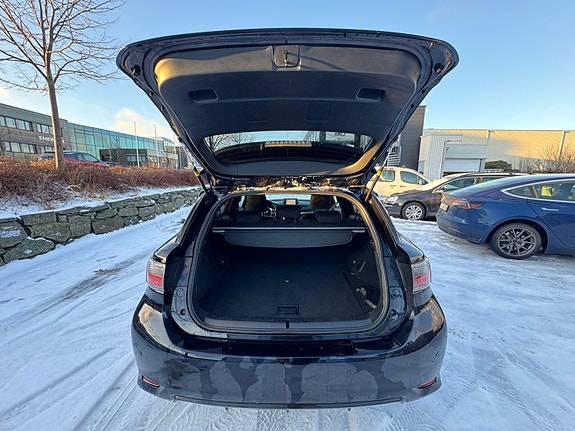 Lexus CT200h 7 of 30