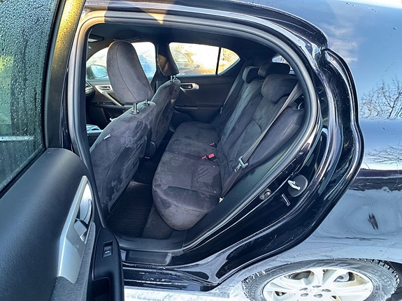 Lexus CT200h 21 of 30