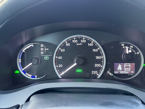 Lexus CT200h 12 of 30