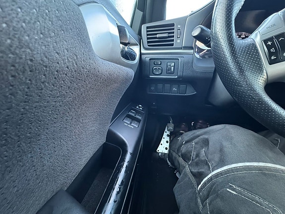 Lexus CT200h 10 of 30
