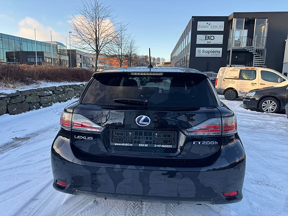 Lexus CT200h 6 of 30