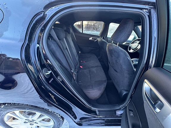 Lexus CT200h 20 of 30