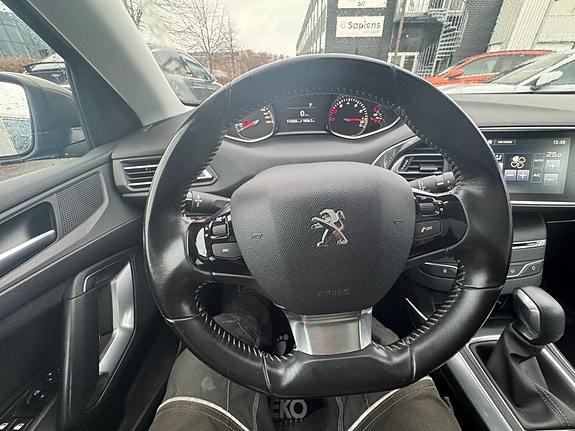 Peugeot 308 12 of 29