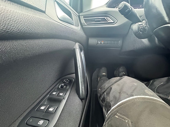 Peugeot 308 11 of 29