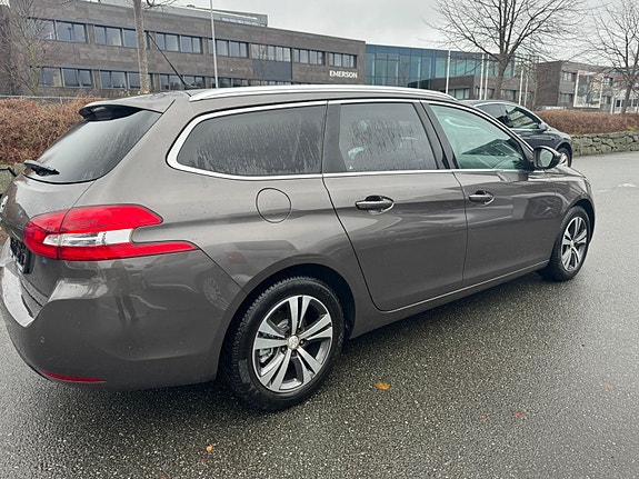 Peugeot 308 4 of 29