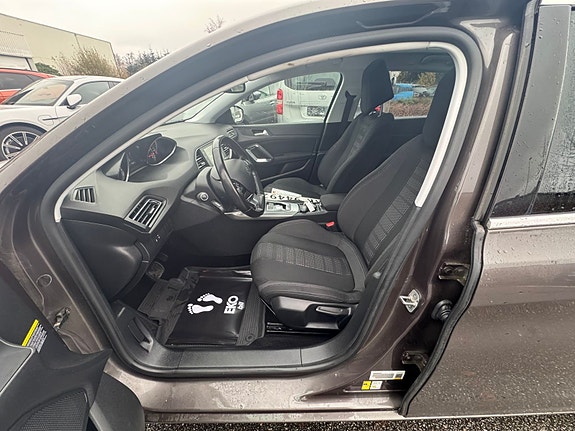 Peugeot 308 10 of 29