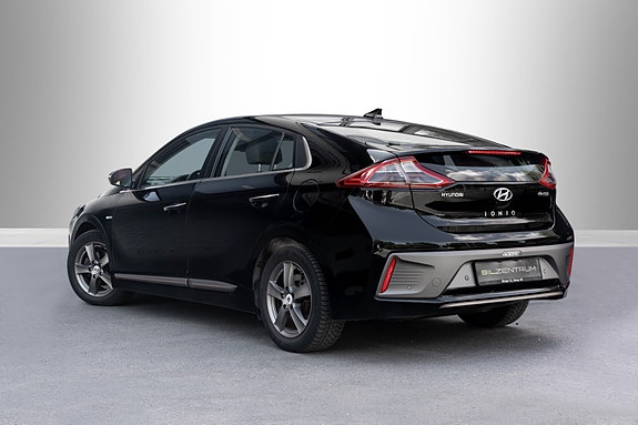 Hyundai IONIQ 2 of 5