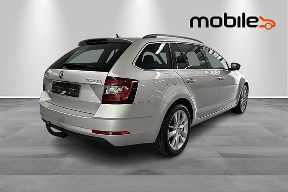 Skoda Octavia 3 of 5