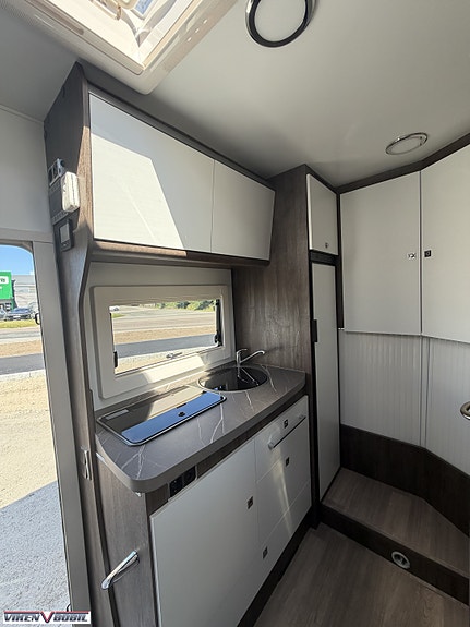 Benimar Tessoro 483 23 of 30