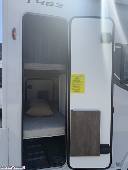 Benimar Tessoro 483 9 of 30