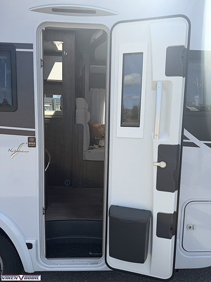 Benimar Tessoro 483 12 of 30
