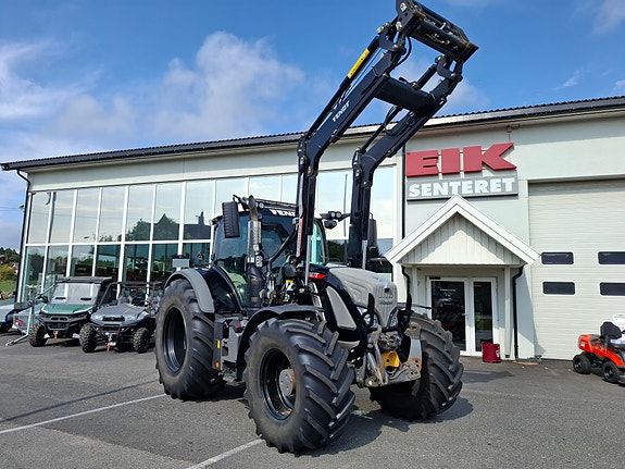 Fendt 724 4 of 21