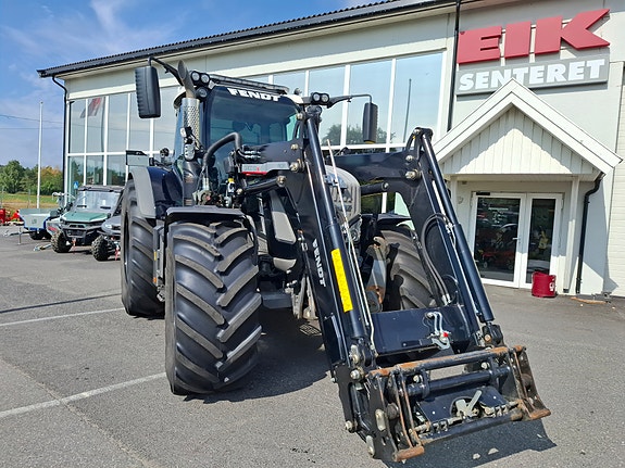 Fendt 724 2 of 21