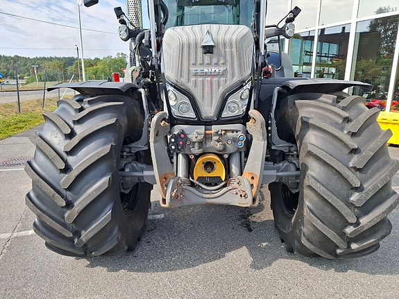 Fendt 724 6 of 21