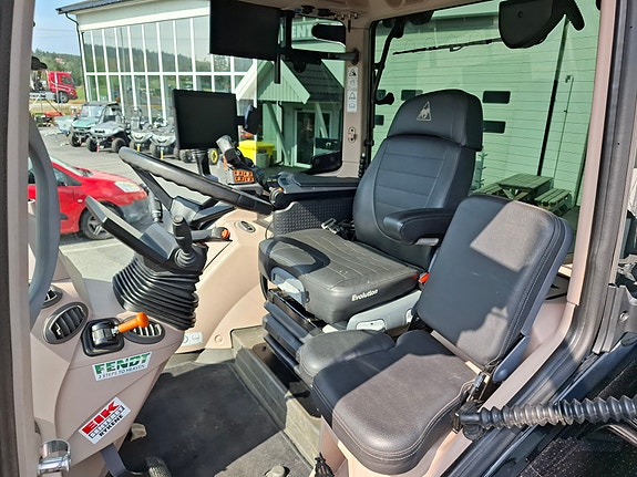 Fendt 724 12 of 21