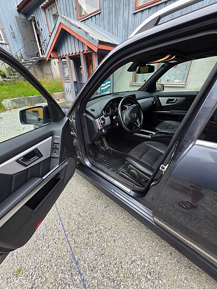 Mercedes-Benz GLK220 13 of 17