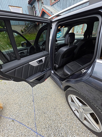 Mercedes-Benz GLK220 12 of 17