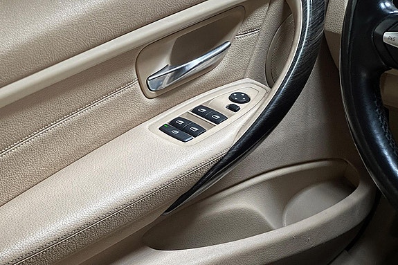 BMW 320d 14 of 30