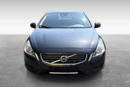 Volvo V60 2 of 5