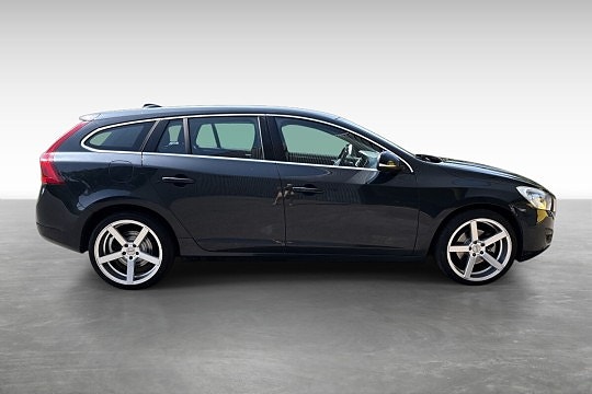 Volvo V60 4 of 5