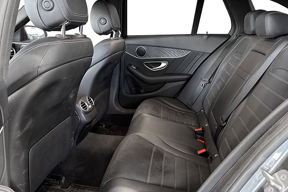 Mercedes-Benz C300 10 of 17